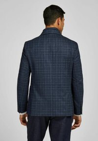 Marineblauer kariert Blazer aus strukturiertem Stoff, mit Reverskragen, Zwei-Knopf-Verschluss und Knopfärmeln. Rückansicht mit strukturierter Passform.