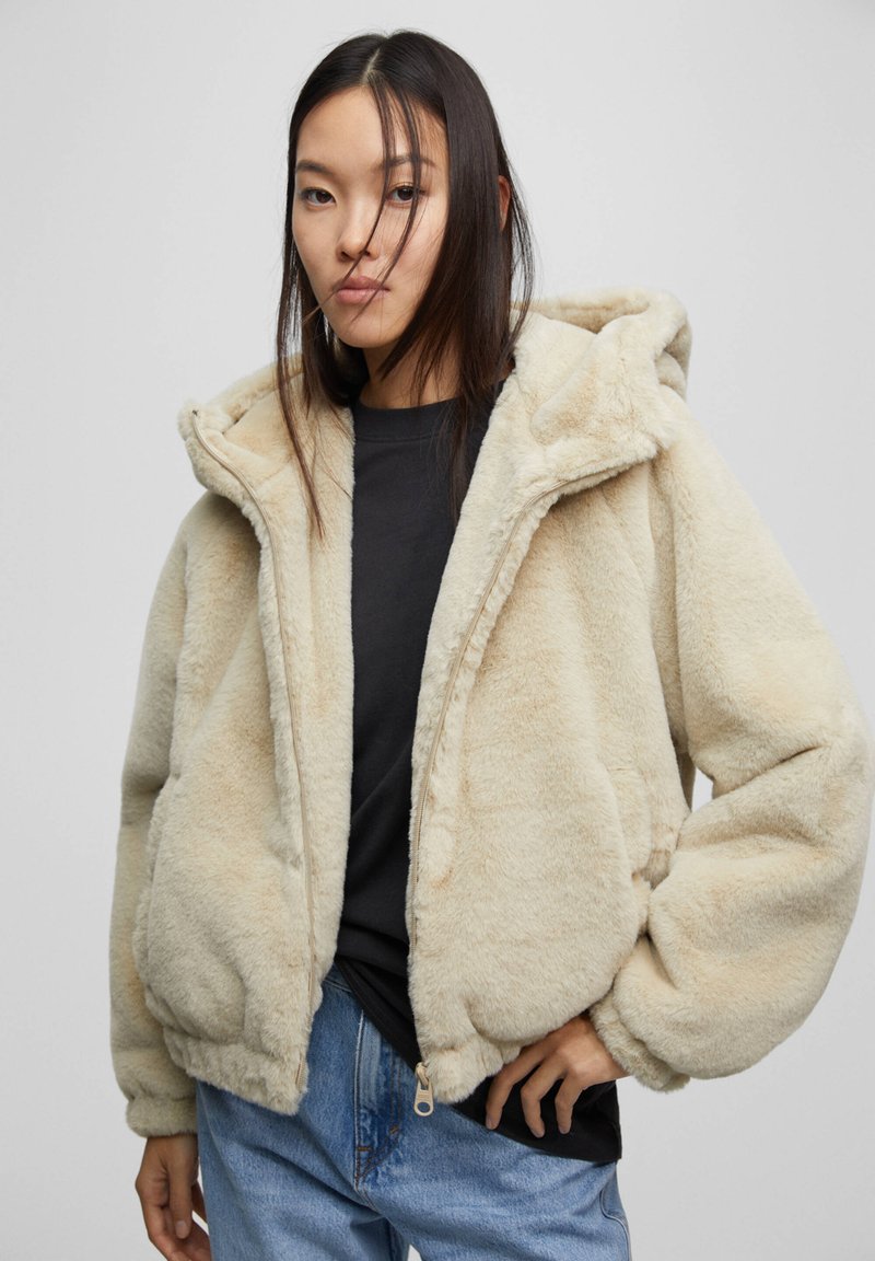 veste noir pull and bear