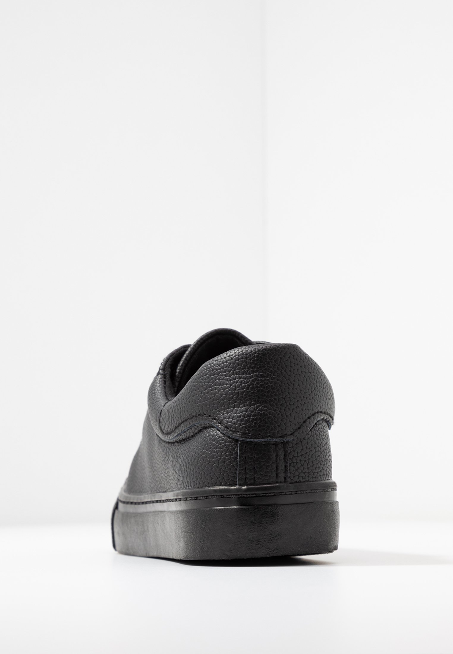 New Look MIDS Joggesko black Zalando.no New Look MIDS Joggesko mid grey Zalando.no