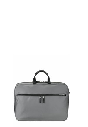 Borsa a tracolla in nylon grigio con doppie tasche con zip, dettagli neri e maniglia superiore. Presenta un design elegante e rettangolare adatto per laptop.