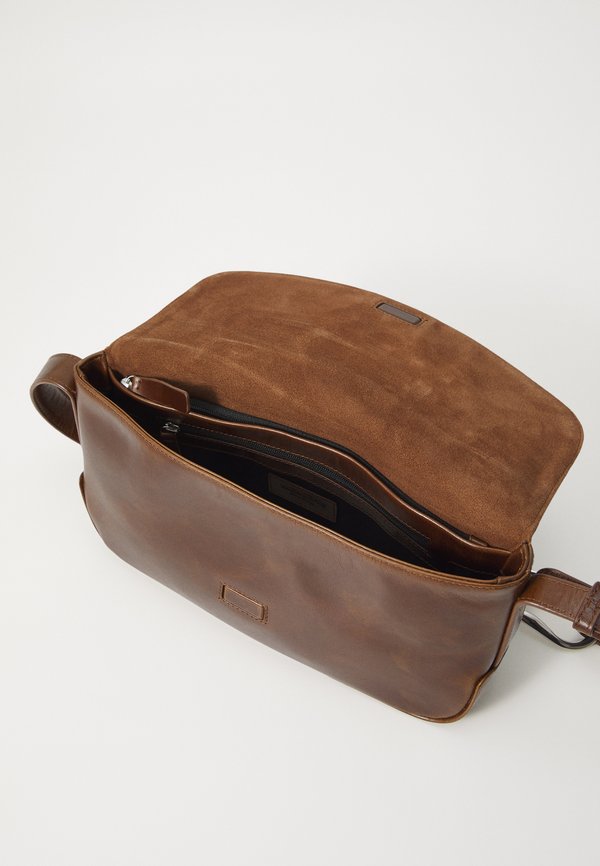 DEIA - Handbag - walnut4