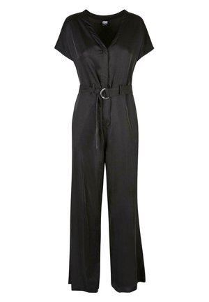 Svart sateng jumpsuit med V-hals, korte ermer og brede ben. Har et belte i midjen med en sølvring-spenne og glatt tekstur.