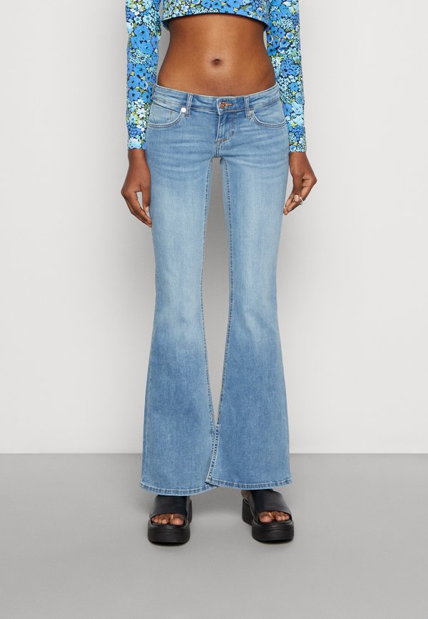 ONLCORAL ANKLE SLIT FLARED  - Flared Jeans