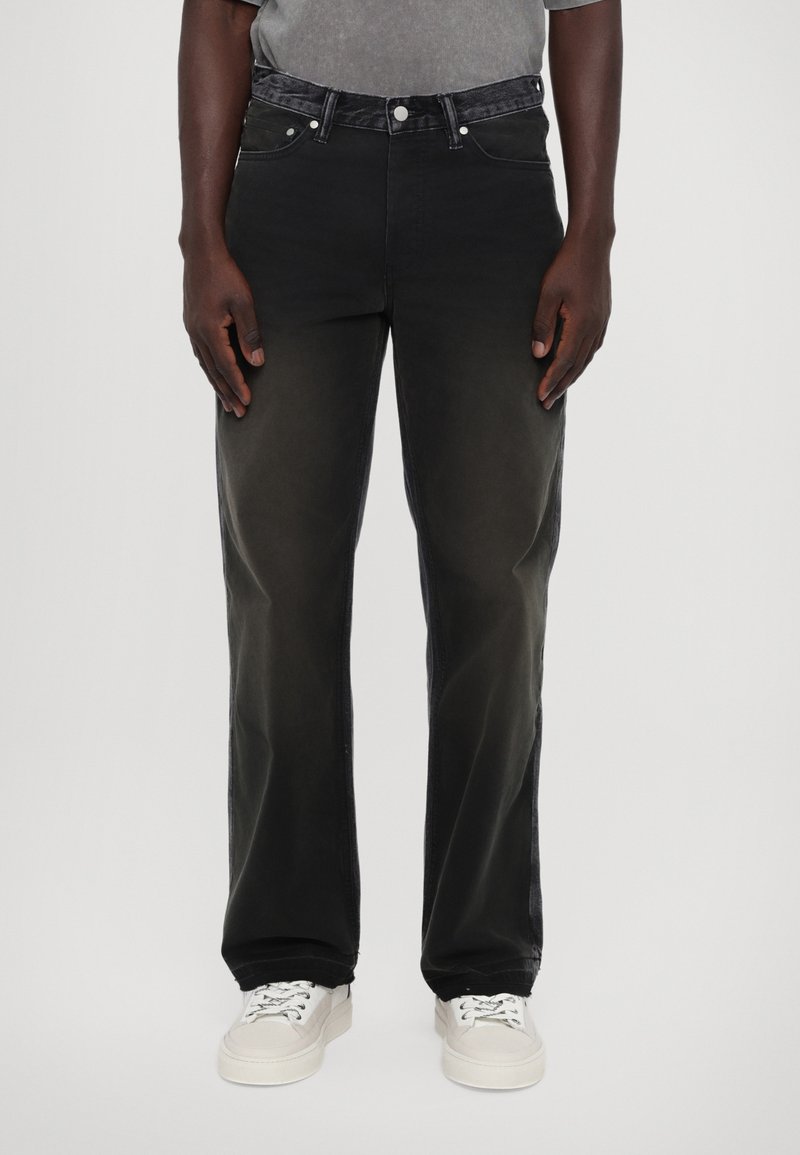 Evisu RONT PANEL - Traperice opuštenog kroja - black