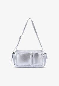 Kijelölve, silver metallic