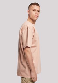 F4NT4STIC DARTS BOARD DARTSCHEIBE - Print T-shirt - amber