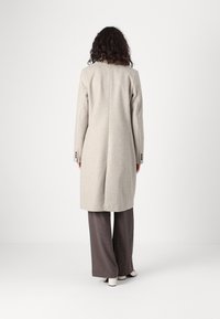 Vero Moda Tall VMFORTUNESARA LONG COAT - Klasszikus kabát - silver mink
