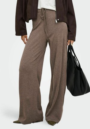 JDY, TROUSERS JDYAMORE WIDE LEG FIT TROUSERS - Pantalon classique - brown