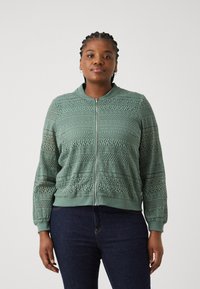 Vero Moda Curve VMCHONEY JACKET - Bomber bunda - laurel wreath