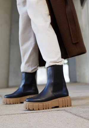 Marc O'Polo CHRISTEL - Platform ankle boots - black/sand