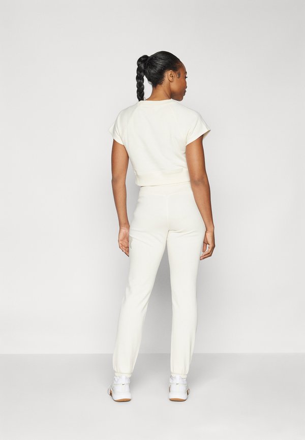 ARCHED DISTRESSED RHINESTONE LOGO RELAXED FIT JOGGER WITH POCKETS - Tracksuit bottoms4