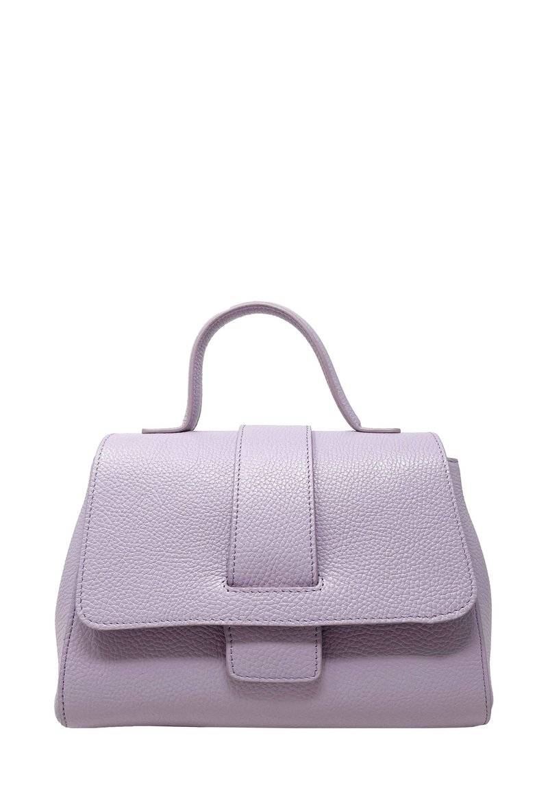 Fioletowa skórzana torba na ramię o usztywnionym kształcie, z górnym uchwytem i zapięciem na klapę z przodu. Teksturowana powierzchnia z widocznymi detalami przeszyć.