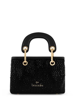 Borsa nera con superficie strutturata e ferrature dorate, dotata di manico superiore curvo e logo del marchio sul davanti.