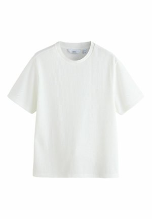 Valge soonikkoes lühikeste varrukatega ümara kaelusega t-särk, keskmine suurus, sirge äärega ja nähtava brändisildiga krae sees.