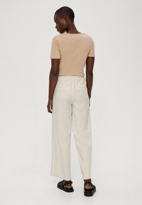 s.Oliver T-Shirt basic - sandstein