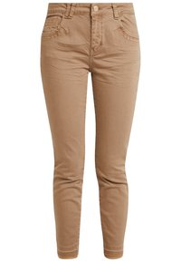 Světle hnědé kalhoty ze směsového bavlněného materiálu se slim fit střihem. Obsahují přední kapsy, zipový klín a prošívané detaily na pase a lemu.
