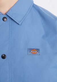 Dickies OAKPORT COACH - Poletna jakna - coronet blue