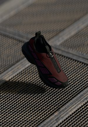 AIR MAX SNDR GTX - Treniņu apavi - burgundy crush/black