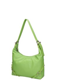 Sac à main en cuir vert au design décontracté, avec une seule bandoulière et des accents métalliques sur les côtés.