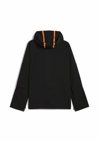 Sort jakke lavet af glat stof, med orange detaljer på hætten, sænkede skuldre og et logo præget på bagsiden.