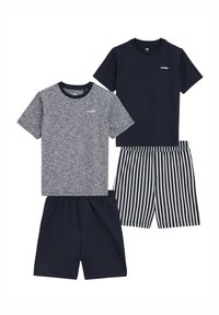 Två t-shirts; en grå melange och en marinblå, båda med rund hals och en logotyp. Två par shorts; ett par ensfärgade marinblå och ett par randiga i marinblått och vitt.