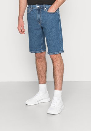 Calvin Klein Jeans REGULAR  - Shorts vaqueros - denim medium