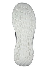 Suela de zapatilla deportiva negra con surcos profundos y una suela de goma blanca, que presenta una superficie texturizada y un logo de marca prominente.