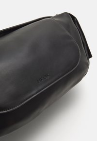 HVISK CITY SOFT STRUCTURE - Handbag - black