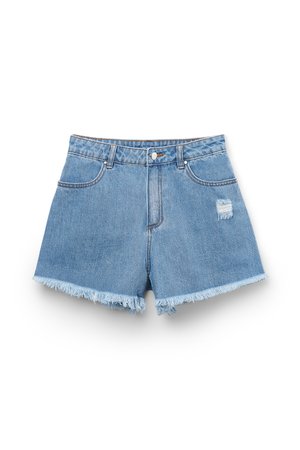 Niebieskie krótkie spodenki jeansowe z postrzępionymi brzegami, małą przetarą łatką na prawej nodze, przednimi kieszeniami, szlufkami na pasek oraz zapięciem na guzik.
