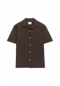 Kortærmet button-up skjorte i mørkebrun stof. Har en camp krave, seks knapper ned foran og en glat tekstur.