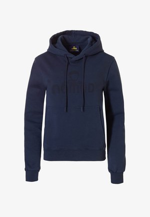 Marineblauwe hoodie van zacht materiaal, met een voorzak, trekkoorden en een groot logo op de voorkant gedrukt.