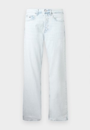 Šviesiai mėlyni džinsai su tiesiomis kojomis, penkiomis kišenėmis ir įprastu liemeniu. Audinys yra minkštas, su nežymiu išblukimu.