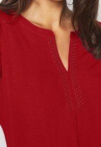 comma Blouse - red