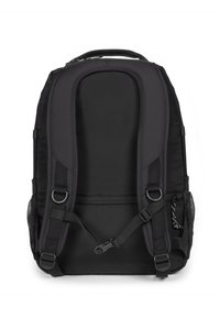 Sac à dos noir avec un dos et des sangles rembourrés, comportant des poches en mesh, des boucles réglables et une poignée supérieure pour un transport facile.