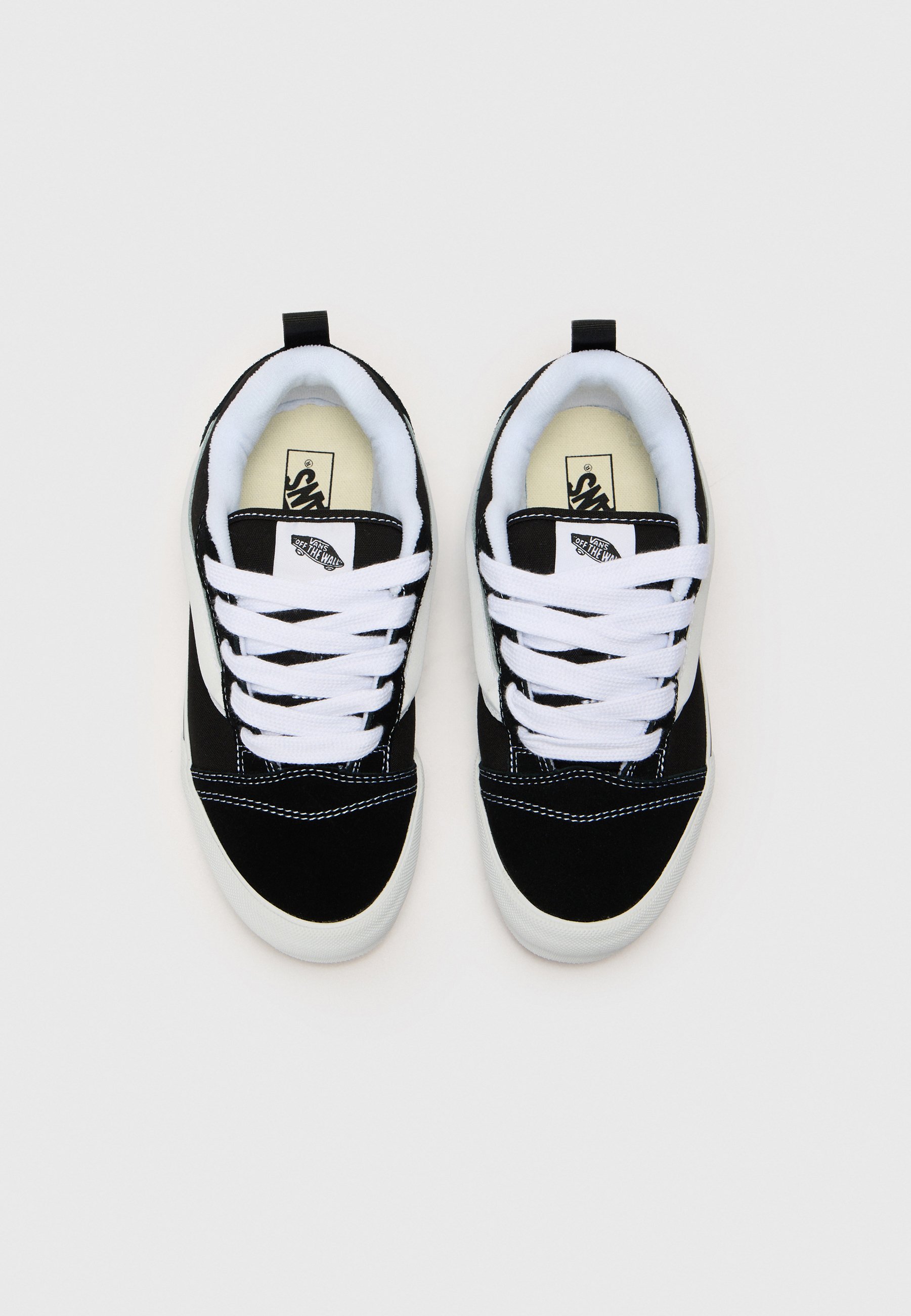 Vans KNU SKOOL UNISEX - Zapatillas skate - black/true white/negro
