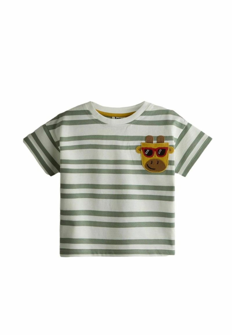 Pamut rövid ujjú póló zöld és fehér vízszintes csíkokkal, a mellrészen sárga és barna zsiráf folttal, amely napszemüveget visel.