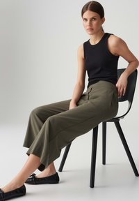 OPUS HIGH RISE CROPPED WIDE FIT - Broek - olive leaf