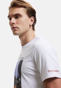 Koton - T-shirt z nadrukiem