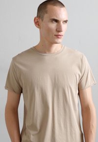 Filippa K ROLL NECK TEE - Jednoduché tričko - faded khaki