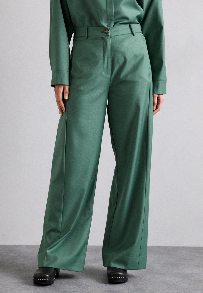 Holzweiler - VIDDA TROUSERS - Trousers - green, Enlarge