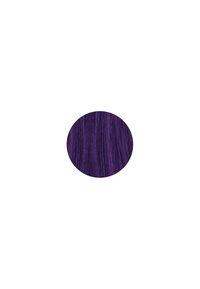Capelli sintetici viola con una trama liscia e testurizzata, presentati in una sezione ovale su uno sfondo bianco.