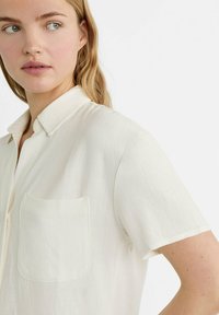 Stradivarius SHORT SLEEVE - Camicia - white