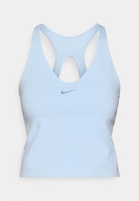 Világoskék sportmelltartó, racerback kialakítással. Simának tűnő anyagból készült, elöl egy kis kék Nike logóval. Lélegző szerkezet.