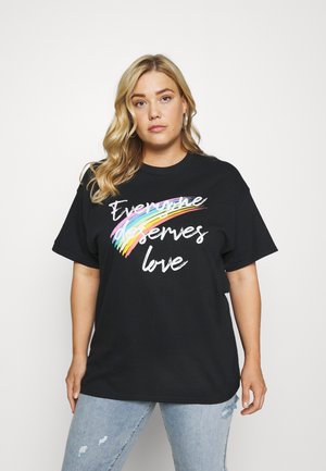 EVERYONE DESERVES LOVE TEE - T-shirts med print - black