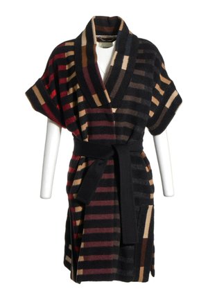 Cardigan ceinturé à manches courtes avec col large, présentant des rayures horizontales et verticales en noir, marron, beige et tons rouges sur un mannequin.
