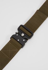Urban Classics WING BUCKLE BELT - Remen - olive