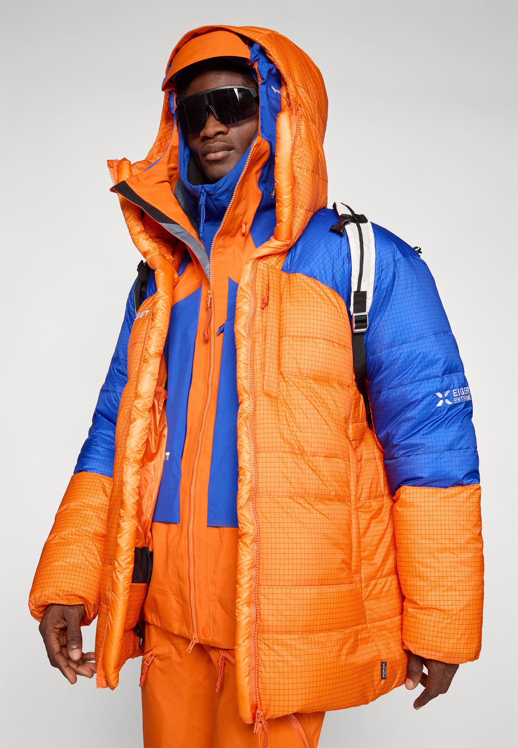 Mammut EIGER NORDWAND PRO HOODED MEN - Down jacket - orange/blue