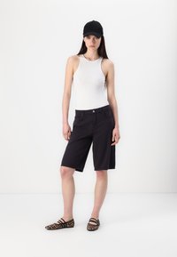 ONLY ONLSILLA LONG - Short en jean - black