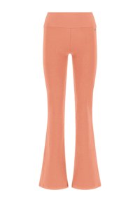 Flared leggings i en blød koralfarve, med en høj talje, glat tekstur og tætsiddende design, der flares ud ved kanten.