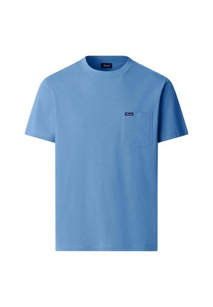 T-shirt azzurro chiaro a maniche corte con scollo rotondo e una piccola tasca sul petto con un'etichetta blu scuro.